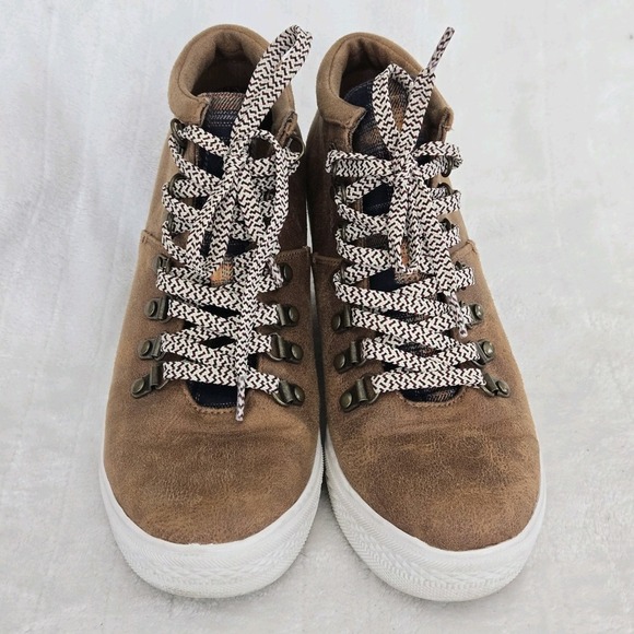 Not Rated TIBI Women's Size 7.5 M Hidden Wedge Sneaker Tan Brown Flannel Accent - Picture 3 of 8